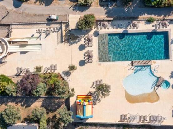 Emplacement Grand confort avec sanitaire Individuel - 110m2