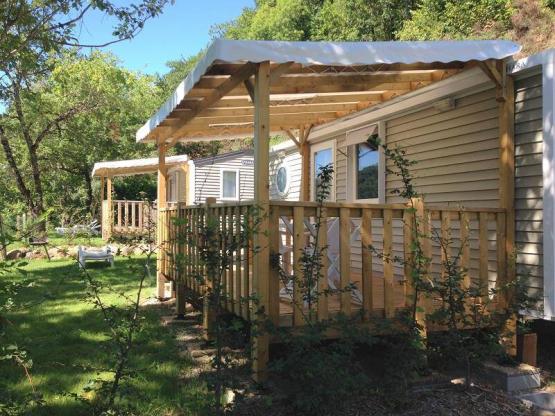 Starcaravan Confort+ 27m² (2 slaapkamers) + overdekt terras 12 m²