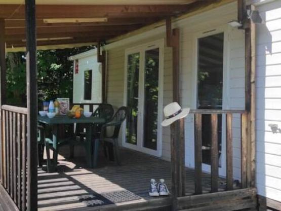 Stacaravan 25 m² / 2 slaapkamers - overdekt terras TV