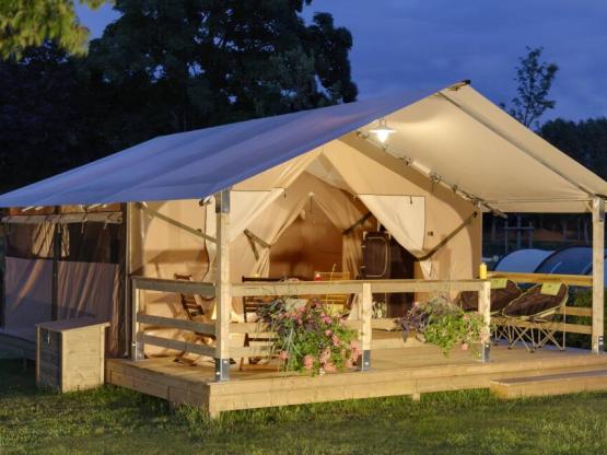 Bungalowtent + terras 10m²  zonder sanitair