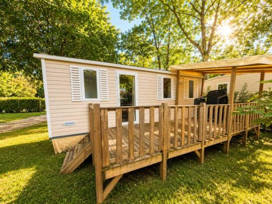 Stacaravan Standard 21m² 2 slaapkamers - Half-schaduwrijk terras + TV