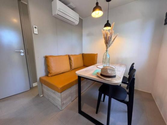 Stacaravan P'tit Marina16 m² - 2 stukken - 1 kamer