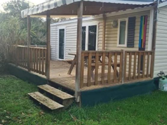 Stacaravan  Confort+ 28m² (2 slaapkamers) Half-schaduwrijk terras