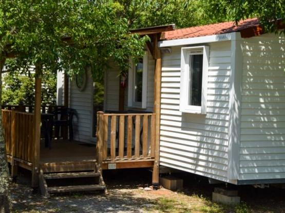 Stacaravan comfortplaats airconditioning TV 31 m² - 3 slaapkamers