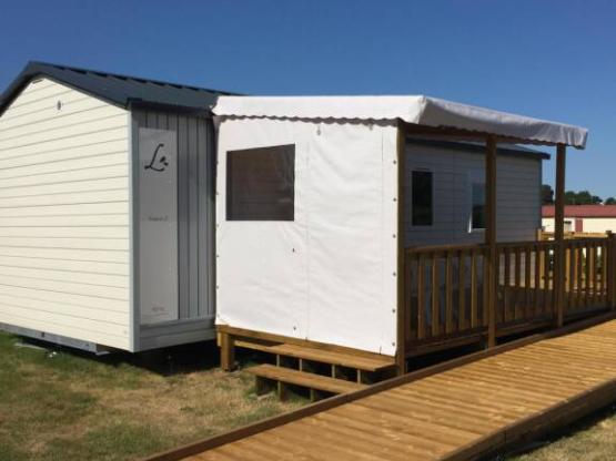 Stacaravan 2 slaapkamers, Half-schaduwrijk terras