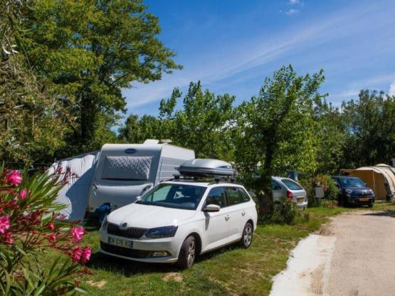 Standplaats - 100m² - privé sanitair ligt 20m veder