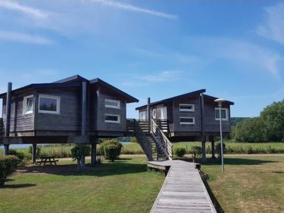 Comfort Cottage op palen 35m² - 1 slaapkamer + 1 alkoof - terras met uitzicht op de vijvers