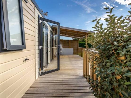 Stacaravan  confoprt 3 slaapkamers 6 Personen + terras
