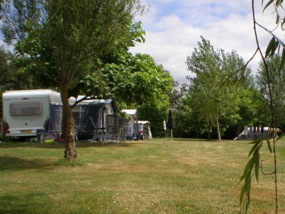 Standplaats met elektriciteit (6A) (CX)