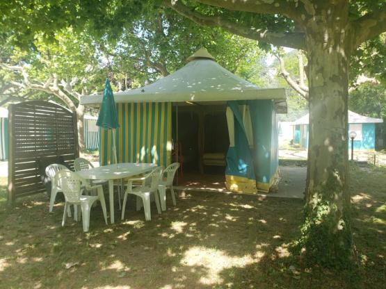 ingerichte tent 5 personens zonder privé sanitair