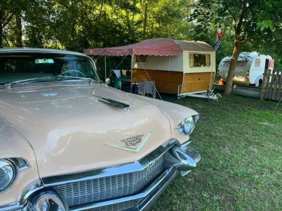 Basisprijs Comfortplaats (1 tent, caravan of camper + 1 auto + elektriciteit 16A)