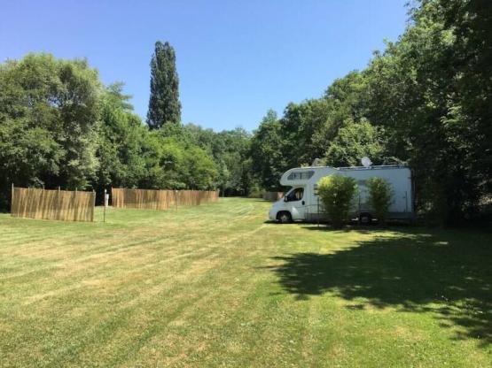 Plaatsen camping-car+ elektriciteit