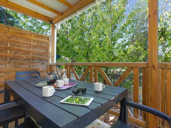 Chalet Pagnol 24 m2  Luchtverfrissend -2 slaapkamers - Terras 12 m2
