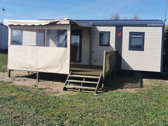 Mobil-home N°61 34m² overdekt terras uitzicht op de zee