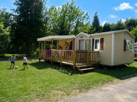 *** Stacaravan 2 slaapkamers Super Mercure Huuraccommodaties - zondag
