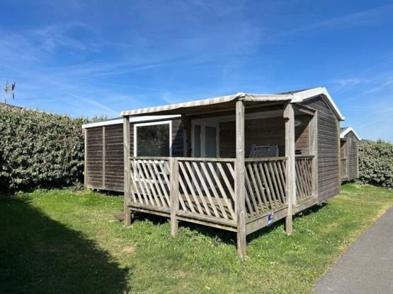 Stacaravan Confort LOGGIA 25m² - 2 slaapkamers + overdekt terras 9m²