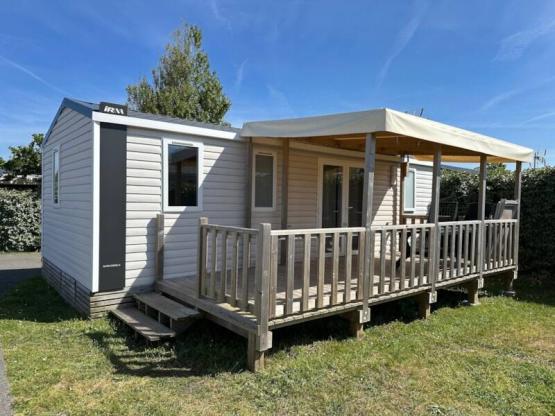 Stacaravan Confort TITANIA 30m² - 3 slaapkamers + Half-schaduwrijk terras 15m²
