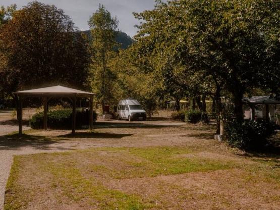 Grand Confort pakket 100/115m² : tent, caravan of camper, elektriciteit - pergola
