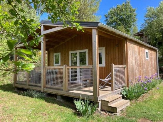 Chalet Premium 35m² / 3 slaapkamers - Overdekt terras - Gratis Wifi - BBQ - Afwasmachine