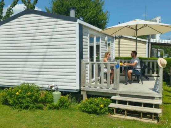 Stacaravan Standard 18m² (1 slaapkamer) - TV + Terras