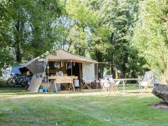 Standplaats + tent + elektriciteit