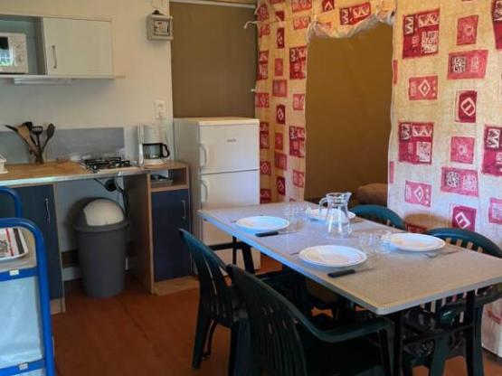 Bungalowtent Standaard 25m² 2 slaapkamers - zonder sanitair