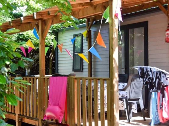 Stacaravan comfortplaats airconditioning TV 30 m² - 2 slaapkamers