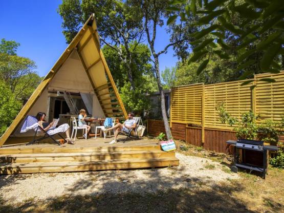 Glamping Victoria tent 4p 2bdr 1bath **** airconditioning
