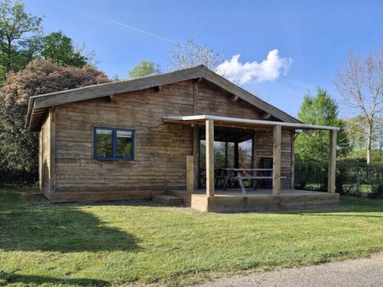 Chalet Confort 50m² - 3 slaapkamers + overdekt terras + TV + oven
