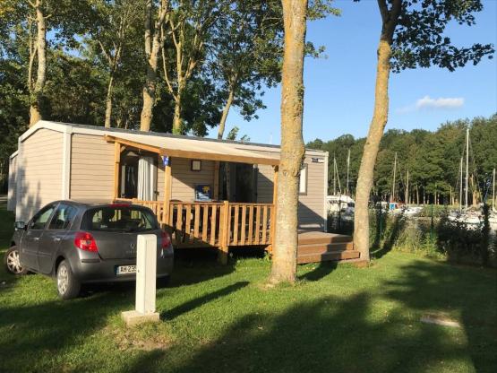 Stacaravan PREMIUM 34m² - (4pers) 2 CH + 2 SDB + LV + TV + Barbecue + Terras