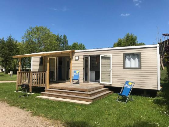 Stacaravan Premium 40m2 - (6pers) 3 slaapkamers + 2 badkamers + Vaatwasser + 2WC+ BBQ +  Terras