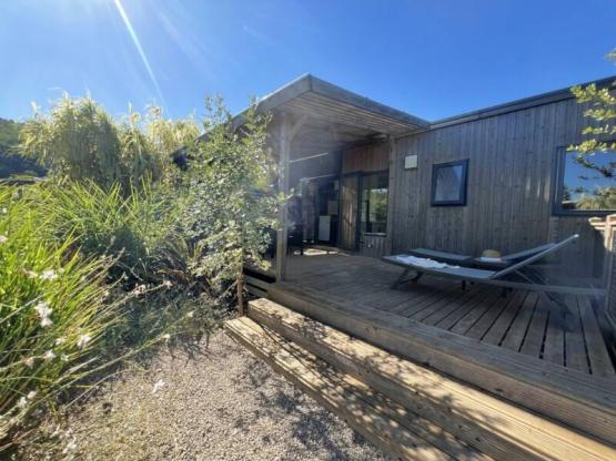 Stacaravan 3 slaapkamers Premium 32m² + terras 21m² + airconditioning+ TV + plancha