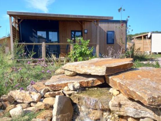 Stacaravan Premium 2 slaapkamers 29m² + terras 21m² + aircondtioning + plancha