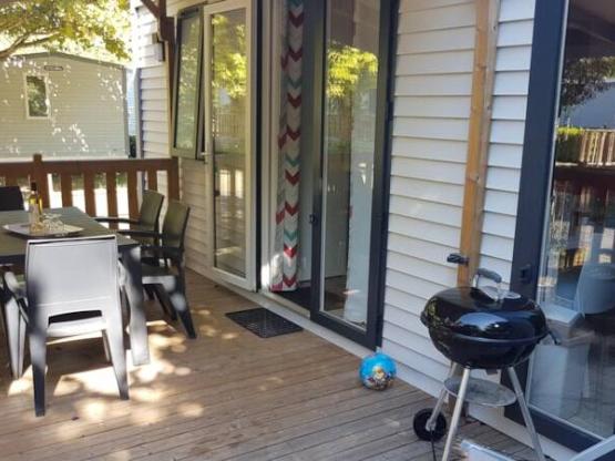 Stacaravan PREMIUM 3 slaapkamers MIMOSA 33m² + Airconditioning + Vaatwasmachine + TV