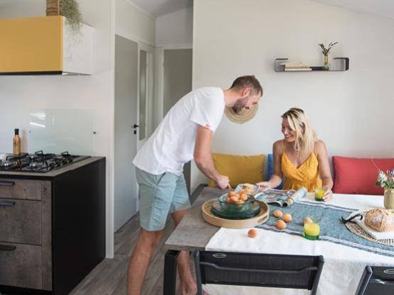 Stacaravan Confort Malaga Trio