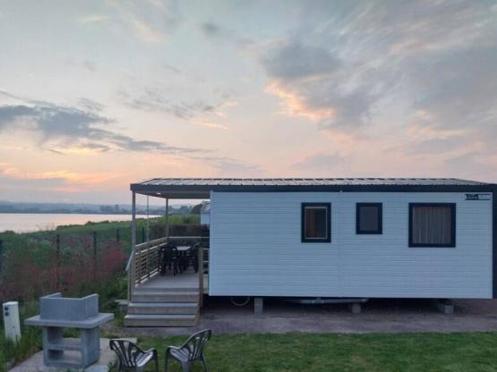 Zeezicht - 2 kamers overdekt terras - 25m² - aankomst zondag juli/augustus