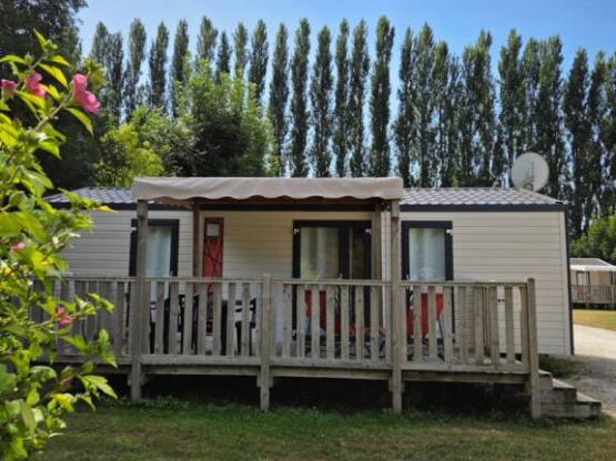 Stacaravan Nirvana Duo, 33m². 2 doucheruimtes/semi-overdekt terras - airconditioning optioneel